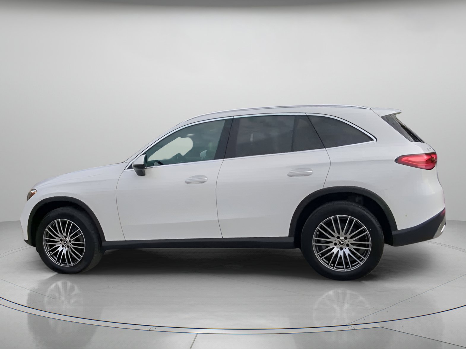 Used 2025 Mercedes-Benz GLC 300 image 17