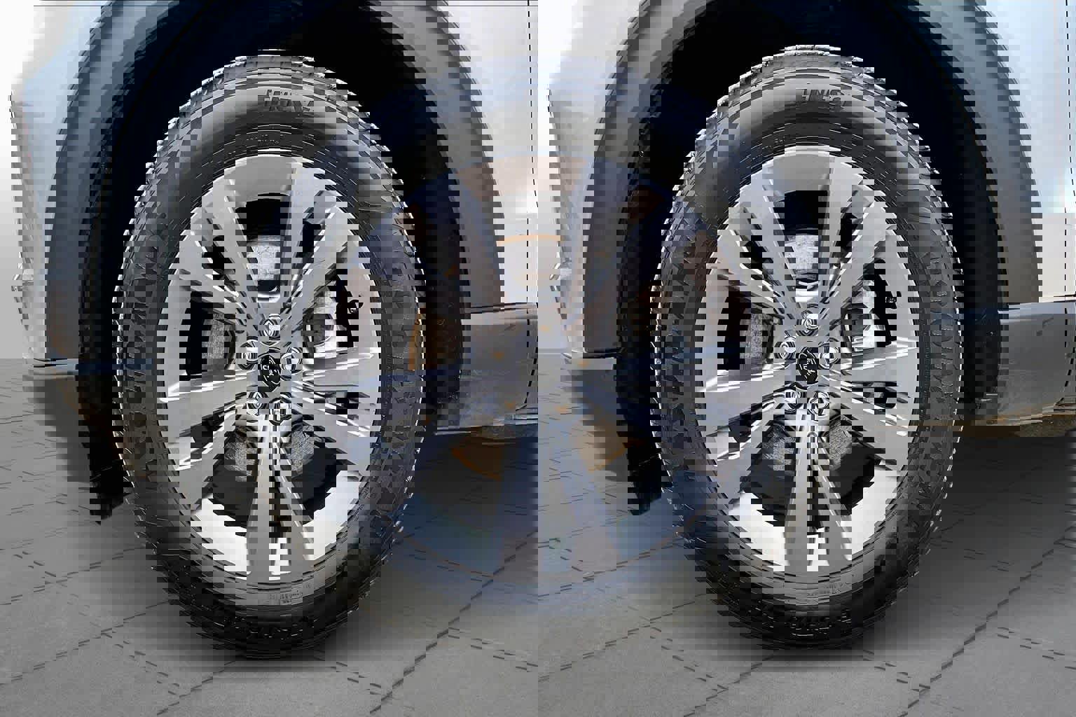 Certified 2022 Ford Explorer XLT w/ Equipment Group 202A image 14