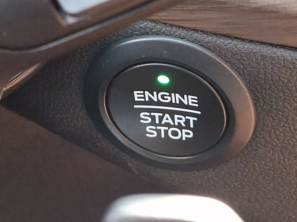 Certified 2020 Ford Escape Titanium AWD/4WD image 24
