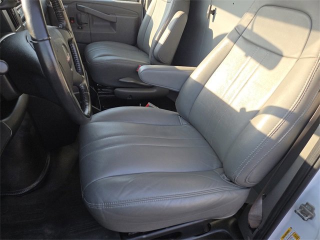 Used 2023 GMC Savana 2500 w/ Driver Convenience Package image 26
