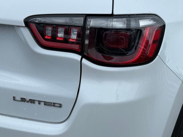 Used 2024 Jeep Compass Limited image 28