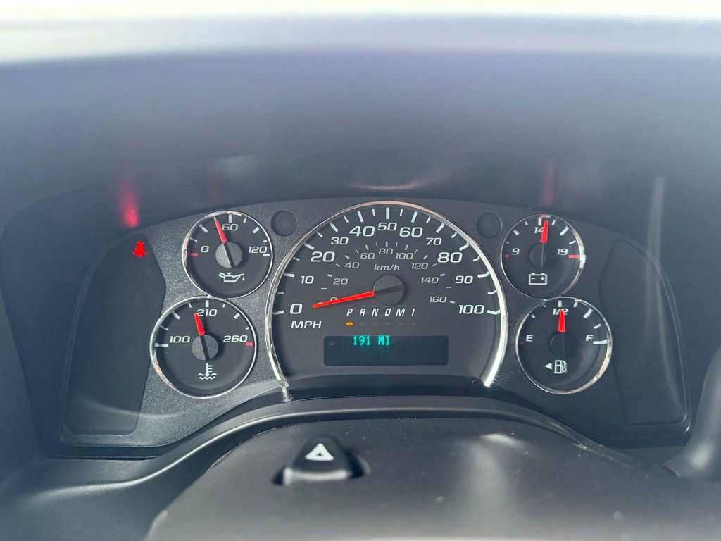 Used 2024 Chevrolet Express 2500 w/ Driver Convenience Package image 11