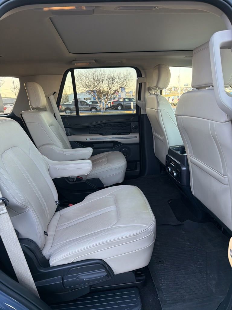 Certified 2023 Ford Expedition Platinum image 5