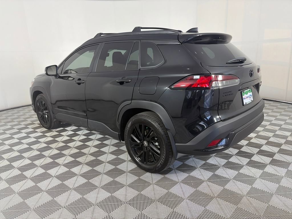 Used 2025 Toyota Corolla Cross AWD Hybrid image 3