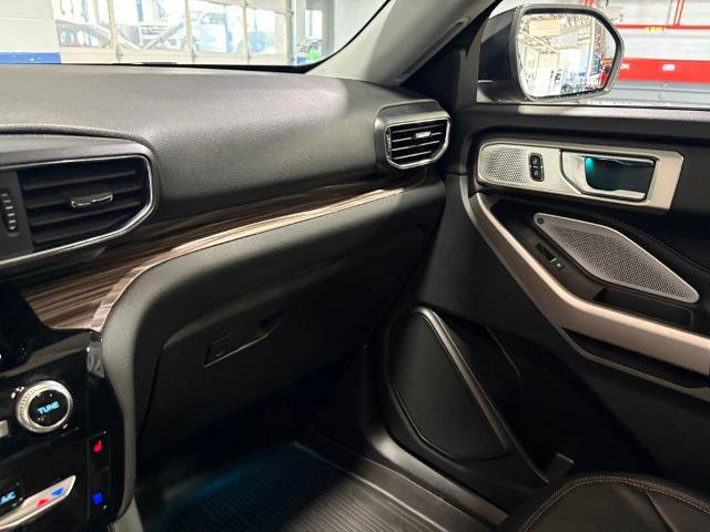 Certified 2023 Ford Explorer Limited w/ Limited Technology Package AWD/4WD image 15