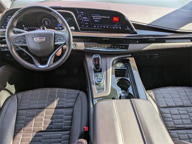 Used 2024 Cadillac Escalade Sport Platinum w/ LPO, ONYX Package image 16