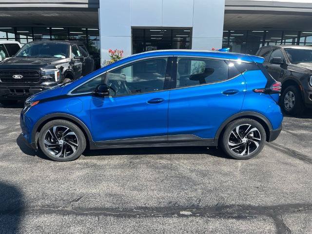 Used 2022 Chevrolet Bolt LT w/ Infotainment Package FWD image 3