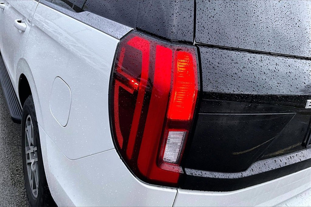 Certified 2025 Ford Expedition Active image 30