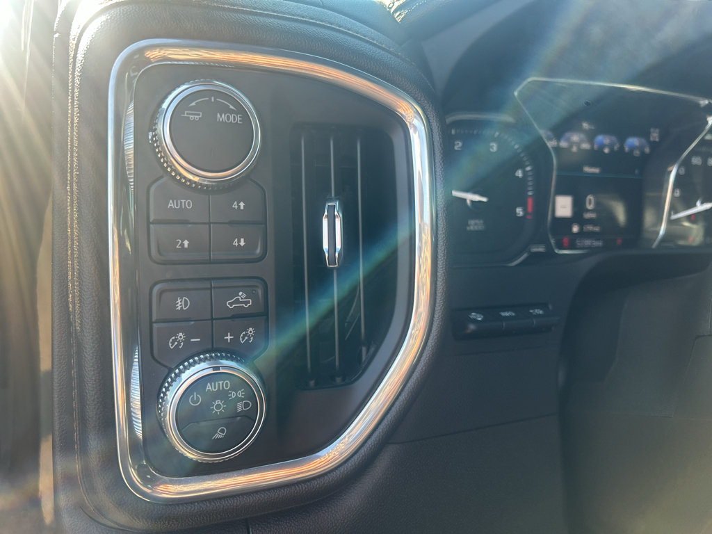 Used 2023 GMC Sierra 2500 AT4 w/ AT4 Premium Plus Package AWD/4WD image 23