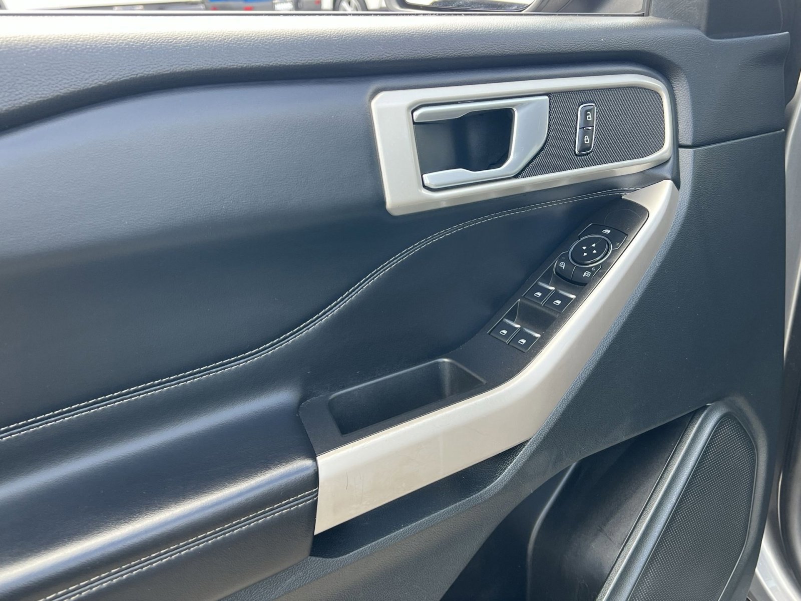 Certified 2023 Ford Explorer XLT w/ Equipment Group 202A image 15