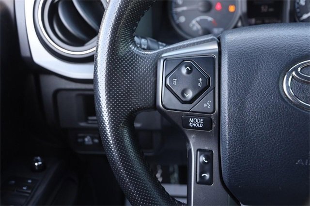 Used 2018 Toyota Tacoma TRD Off-Road image 11