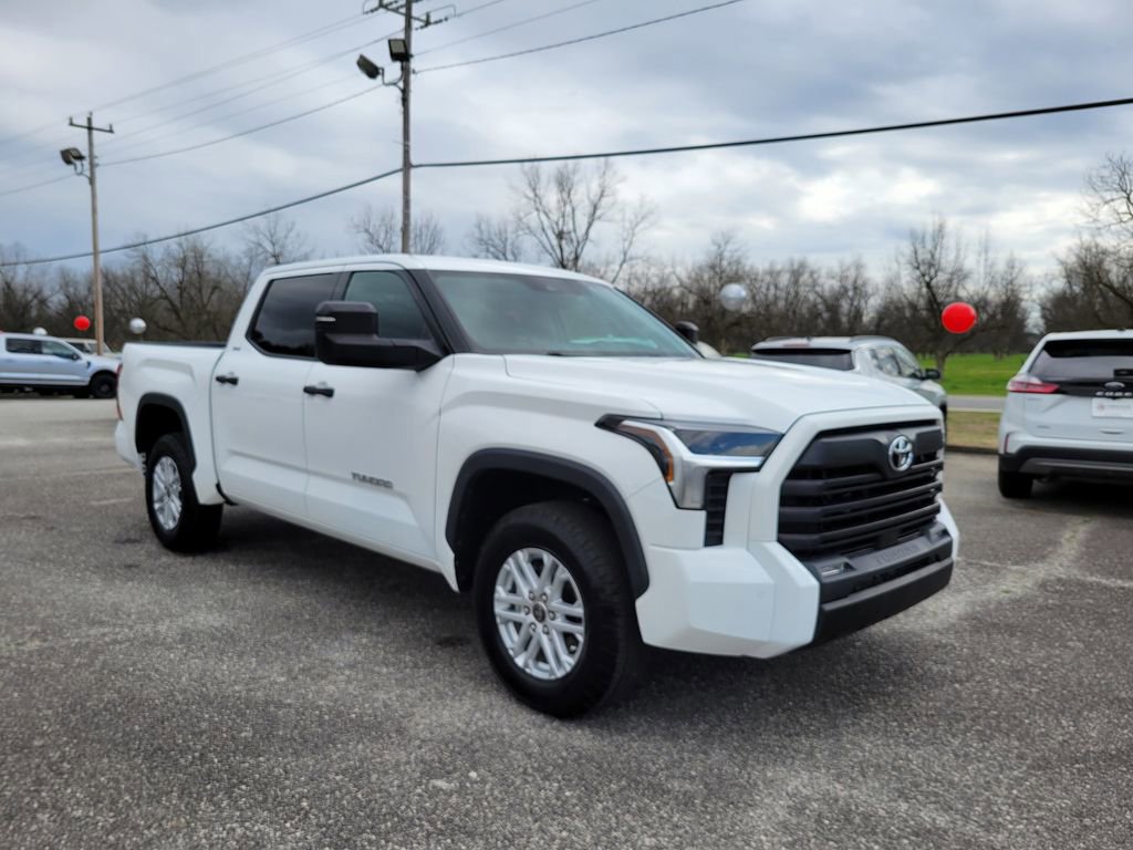 Used 2022 Toyota Tundra SR5 w/ SR5 Convenience Package image 7