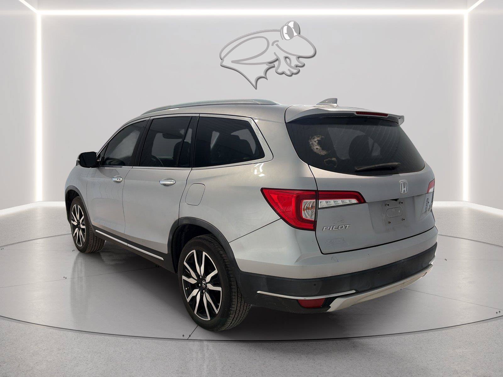 Used 2019 Honda Pilot Touring image 3