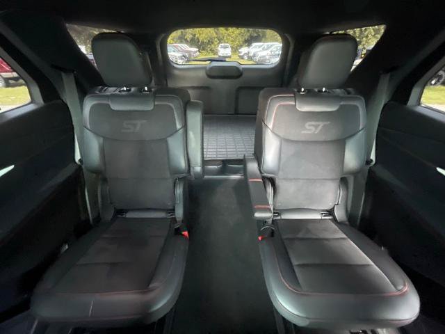 Certified 2025 Ford Explorer ST RWD image 9