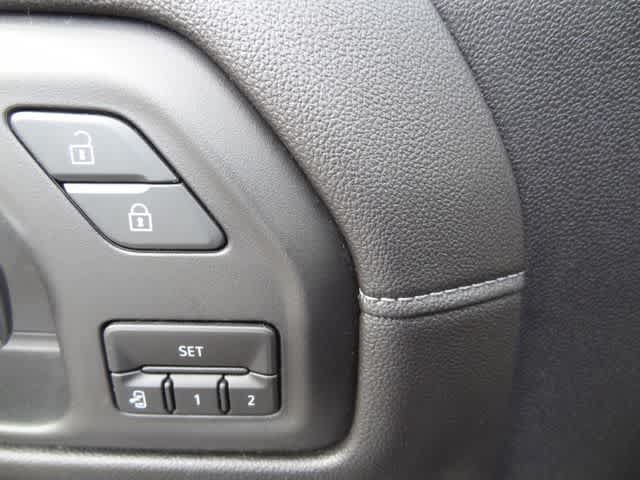 Used 2021 Chevrolet Silverado 1500 High Country w/ Technology Package AWD/4WD image 19