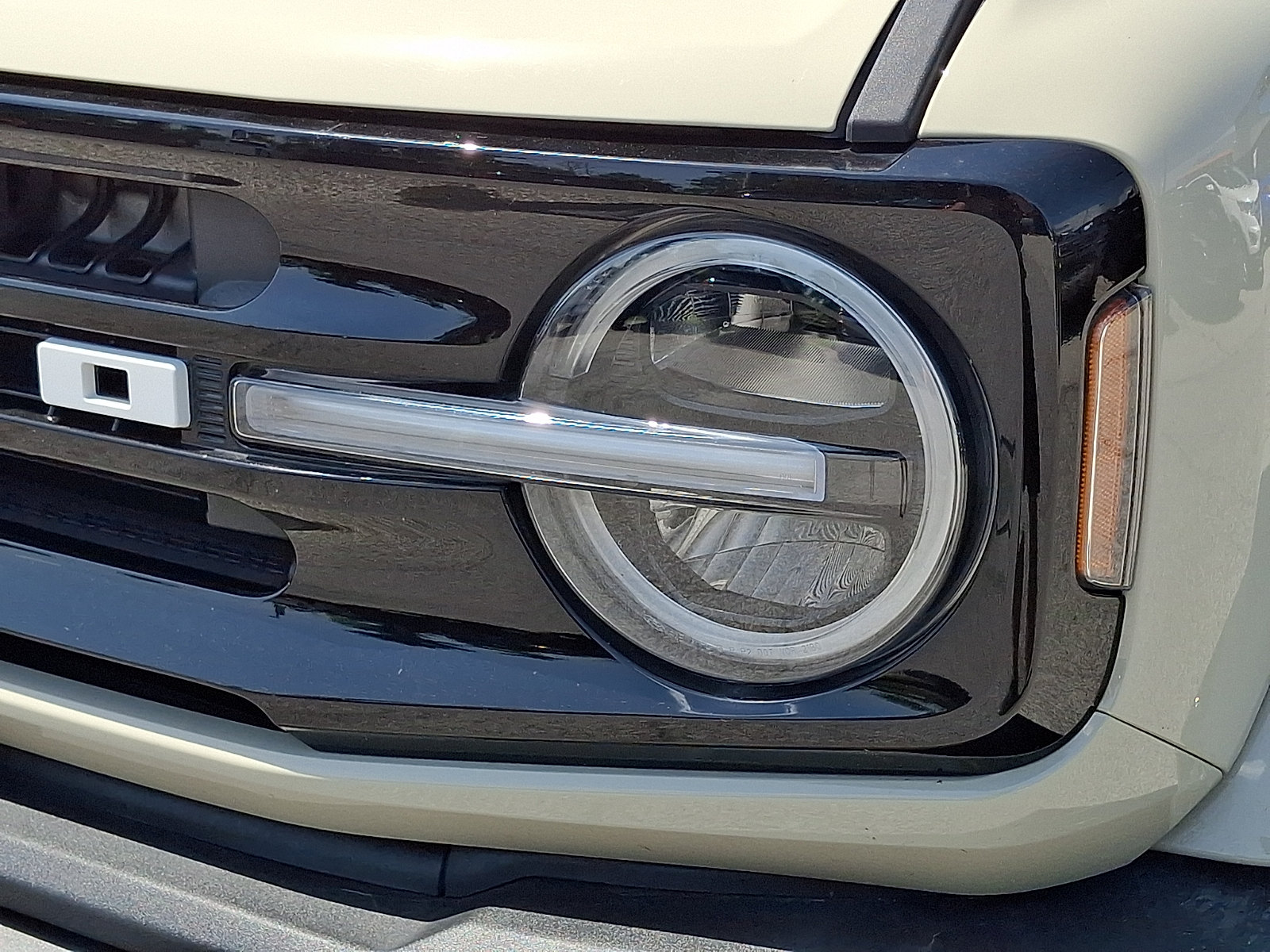 Certified 2025 Ford Bronco Outer Banks AWD/4WD image 12
