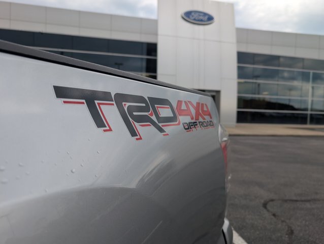 Used 2023 Toyota Tacoma TRD Off-Road w/ Technology Package AWD/4WD image 25