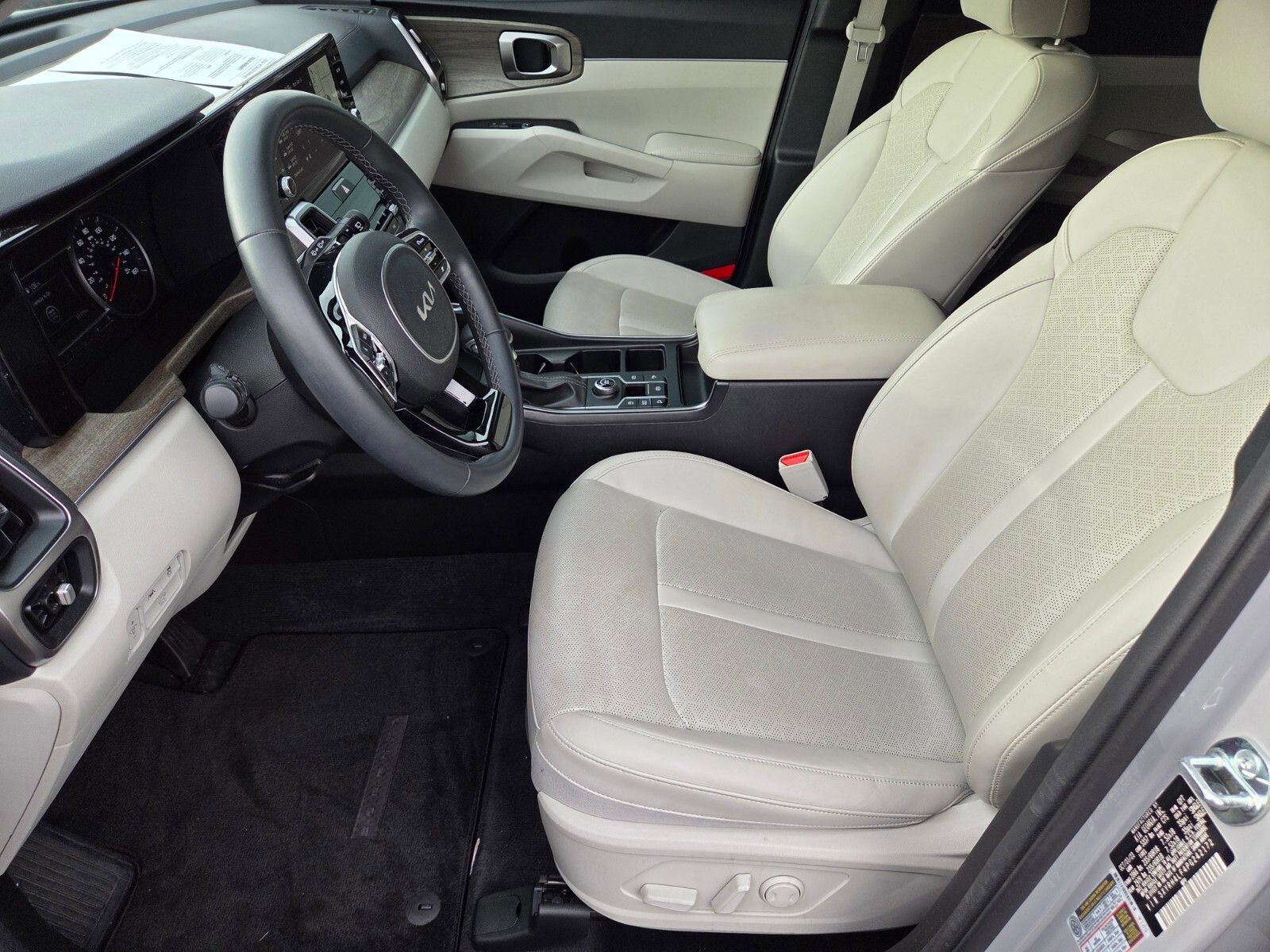 Used 2023 Kia Sorento EX w/ Panoramic Sunroof Package image 10