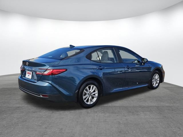 Used 2025 Toyota Camry LE image 4