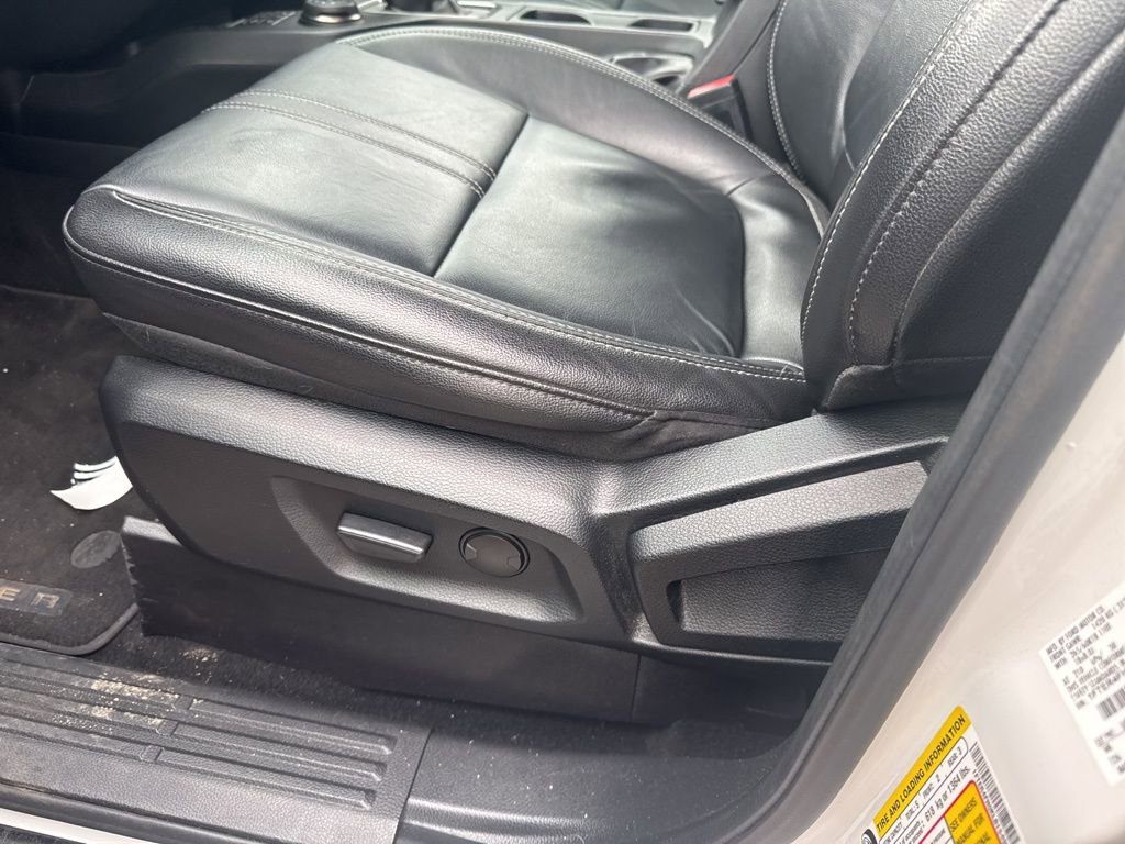 Certified 2019 Ford Ranger Lariat w/ Black Appearance Package image 11