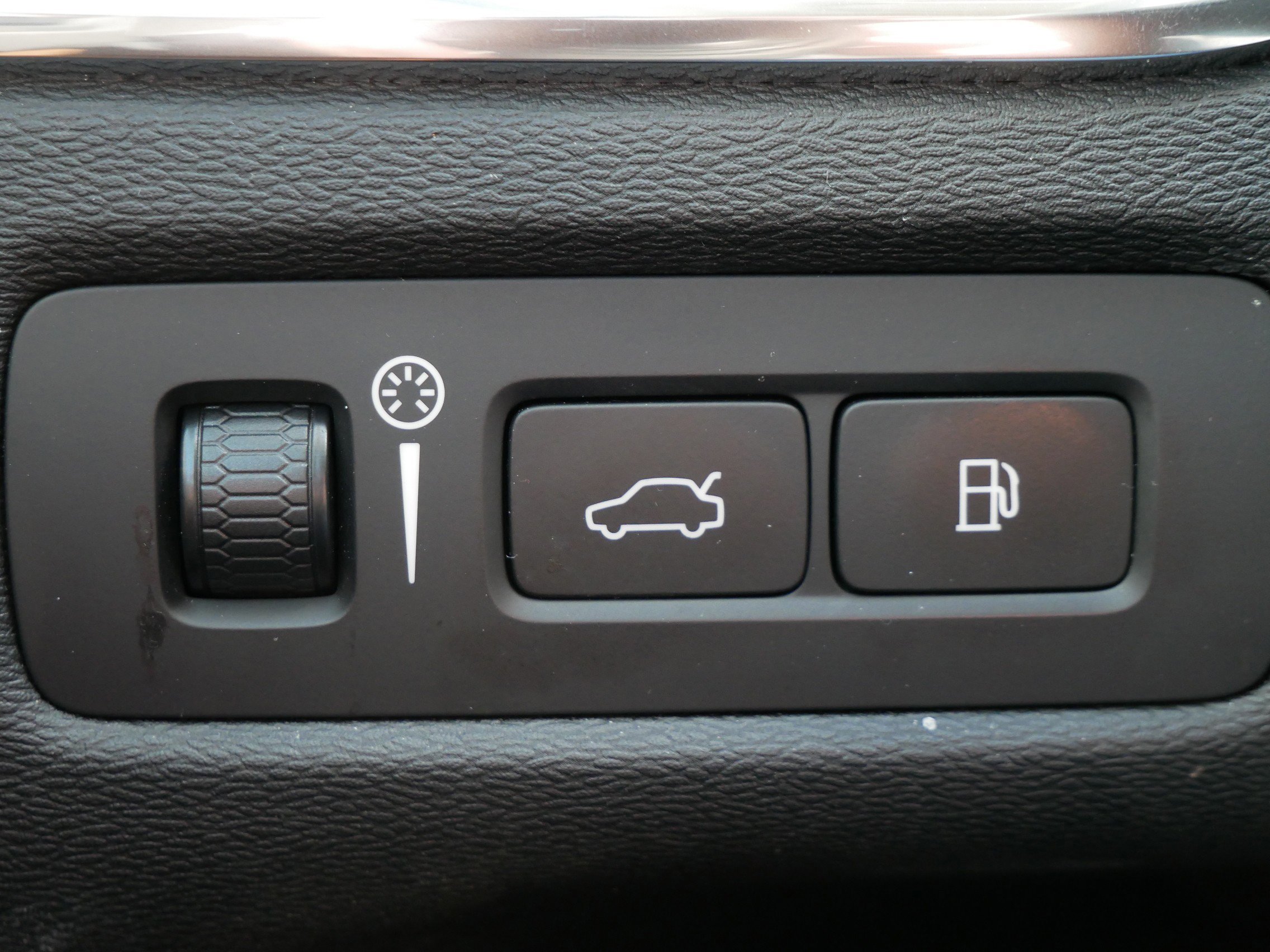 Used 2019 Volvo XC60 T8 Inscription w/ Advanced Package image 19