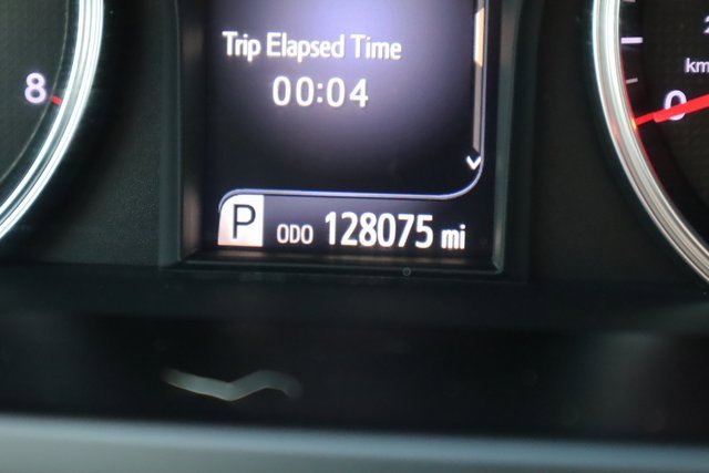 Used 2017 Toyota Camry SE image 31