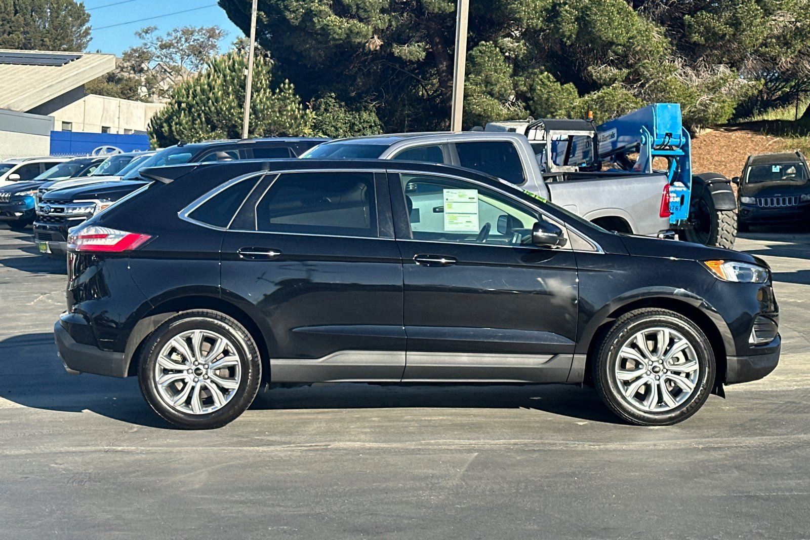 Certified 2024 Ford Edge Titanium image 6