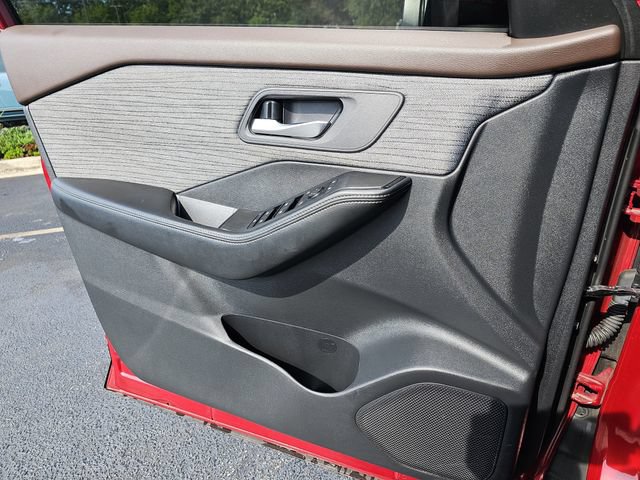 Used 2023 Nissan Rogue SV AWD/4WD image 32