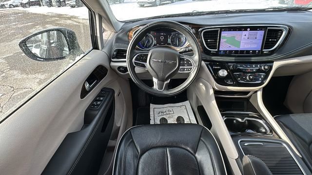 Used 2022 Chrysler Pacifica Limited image 19