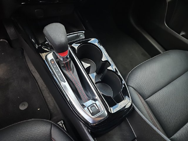 Used 2024 Chevrolet Trax RS w/ Sunroof Package FWD image 29