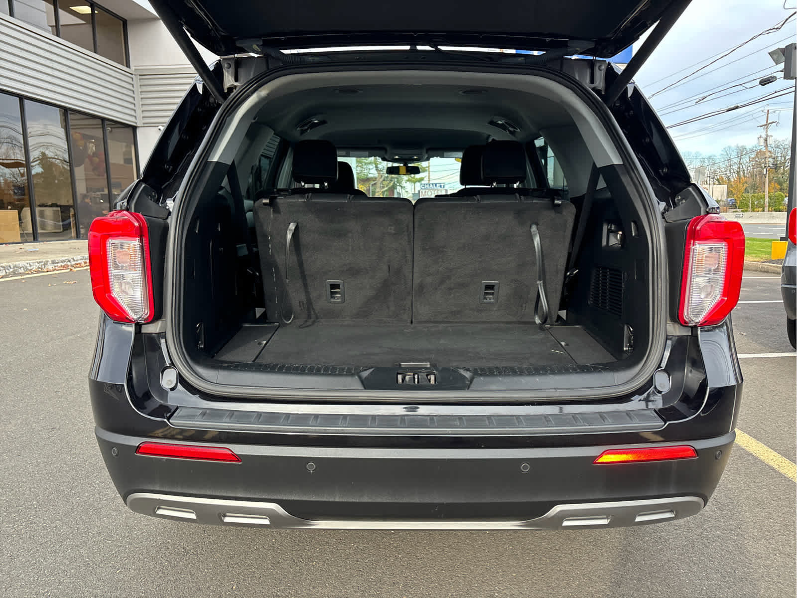 Certified 2022 Ford Explorer XLT w/ Equipment Group 202A image 36