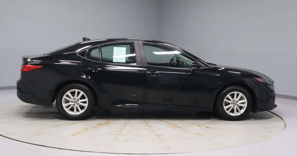 Used 2025 Toyota Camry LE FWD image 6