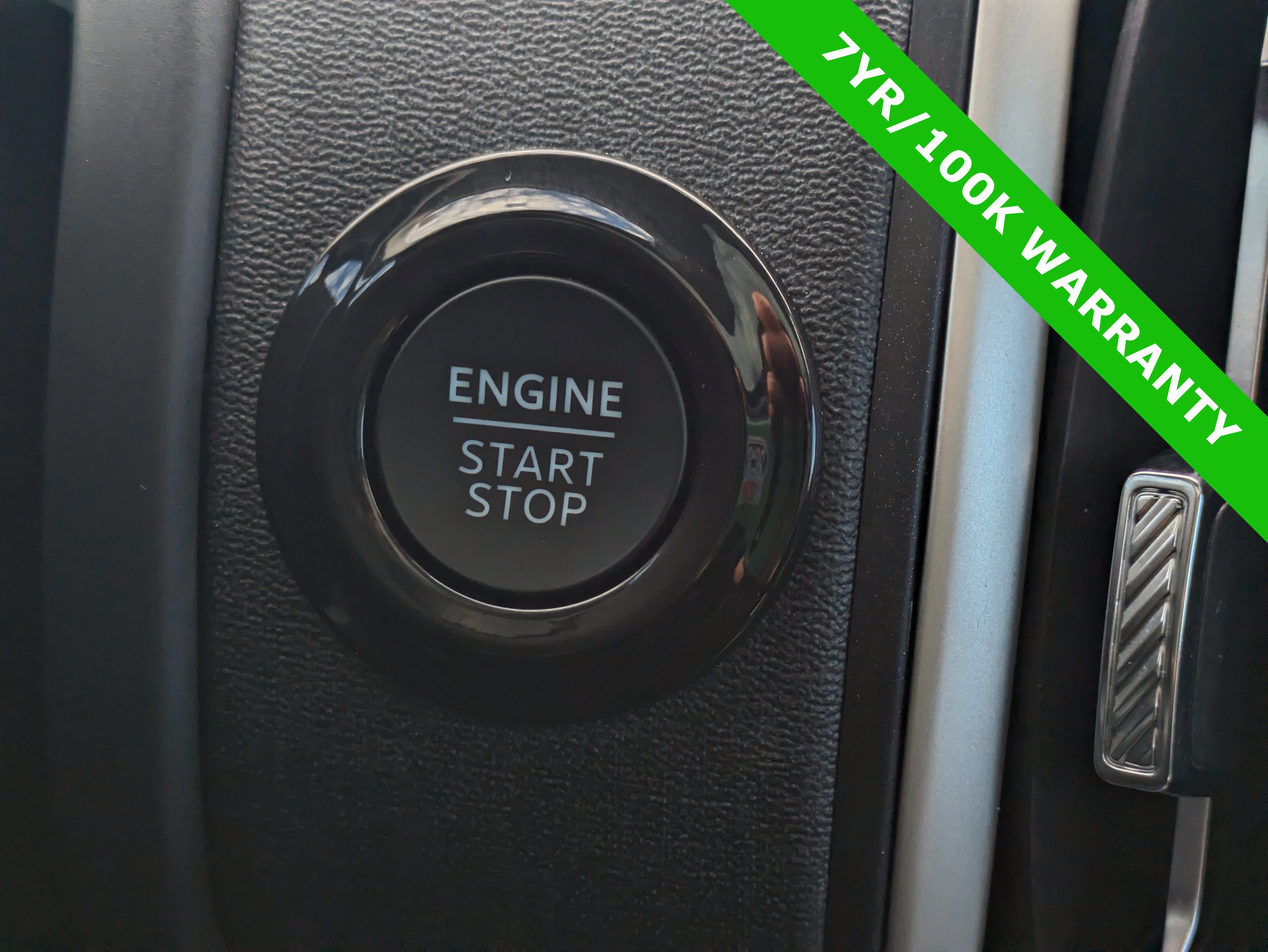 Certified 2025 Ford Expedition Active image 38