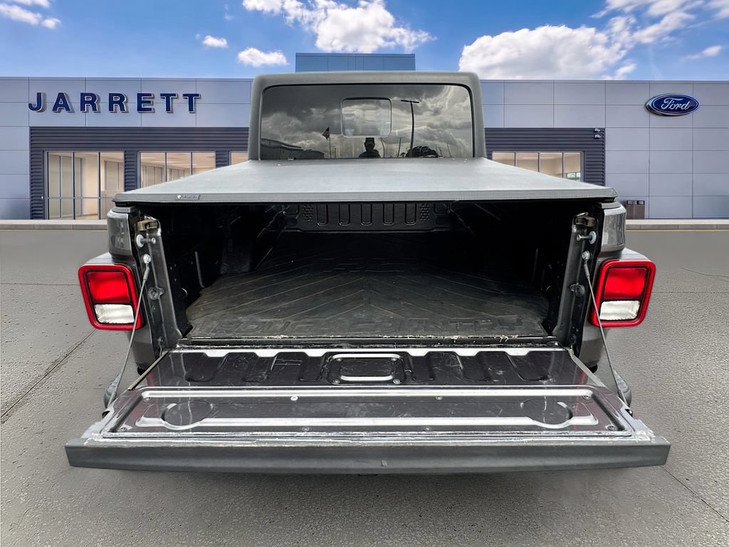 Used 2023 Jeep Gladiator Rubicon w/ Trailer Tow Package AWD/4WD image 28