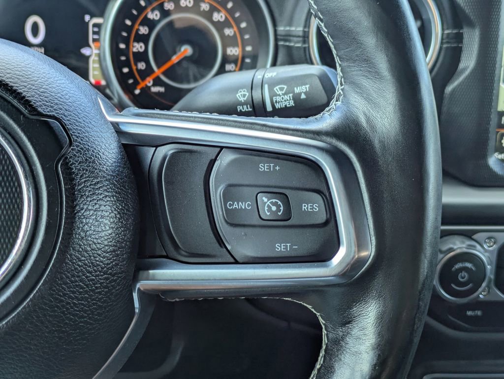 Used 2018 Jeep Wrangler Unlimited Sahara AWD/4WD image 27