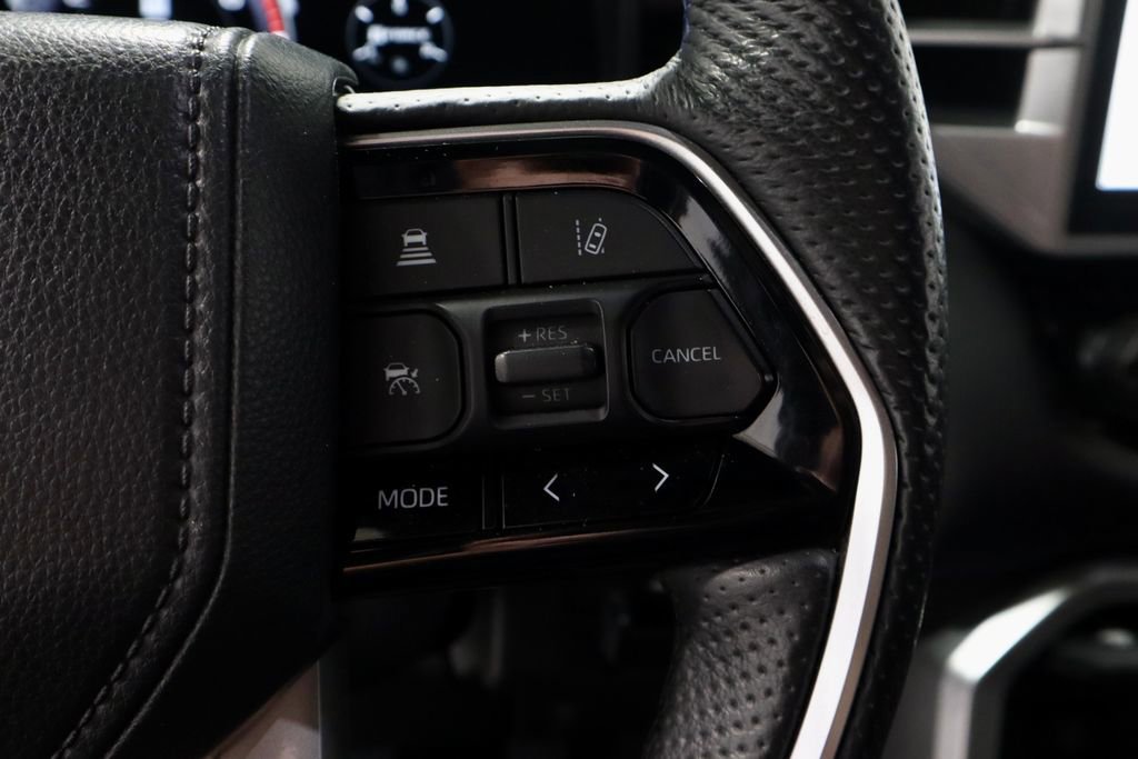 Used 2024 Toyota Tundra Platinum AWD/4WD image 31