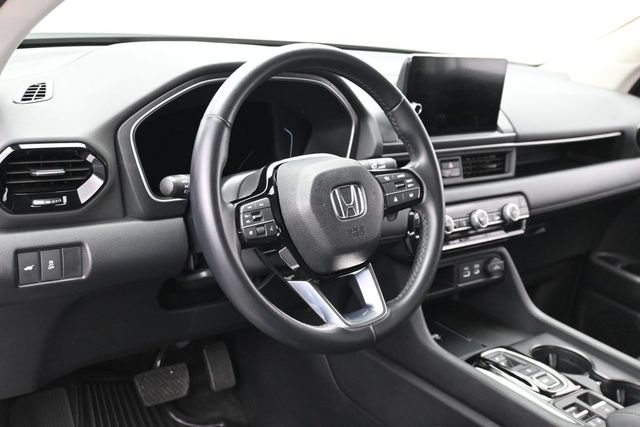 Used 2023 Honda Pilot EX-L image 16