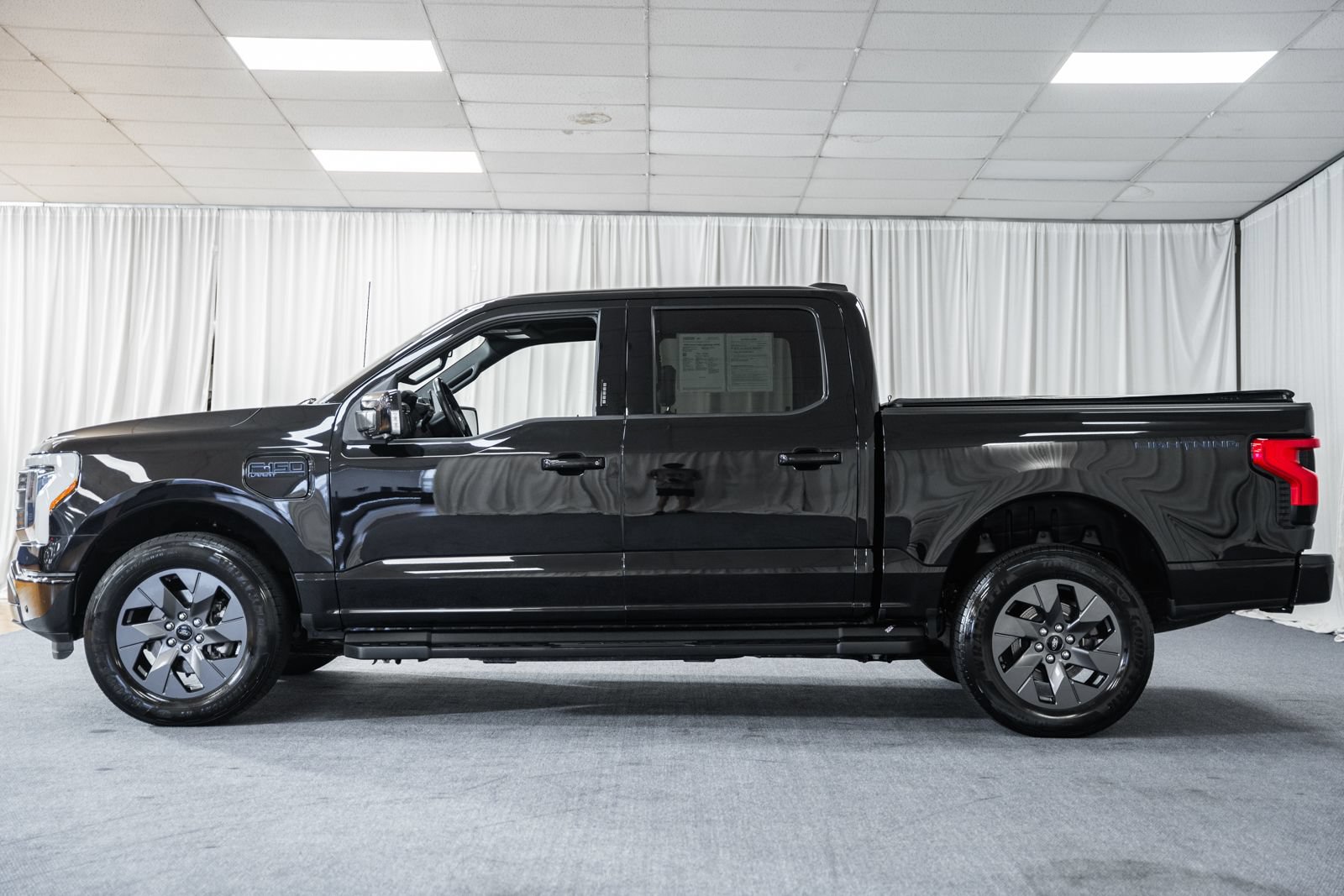 Certified 2024 Ford F150 Lightning Lariat AWD/4WD image 4
