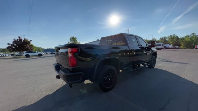 Used 2022 Chevrolet Silverado 2500 LT w/ Midnight Edition AWD/4WD image 9