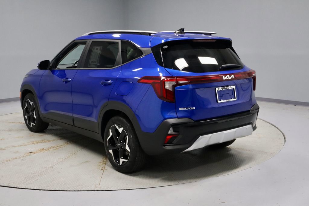 Used 2025 Kia Seltos S image 3