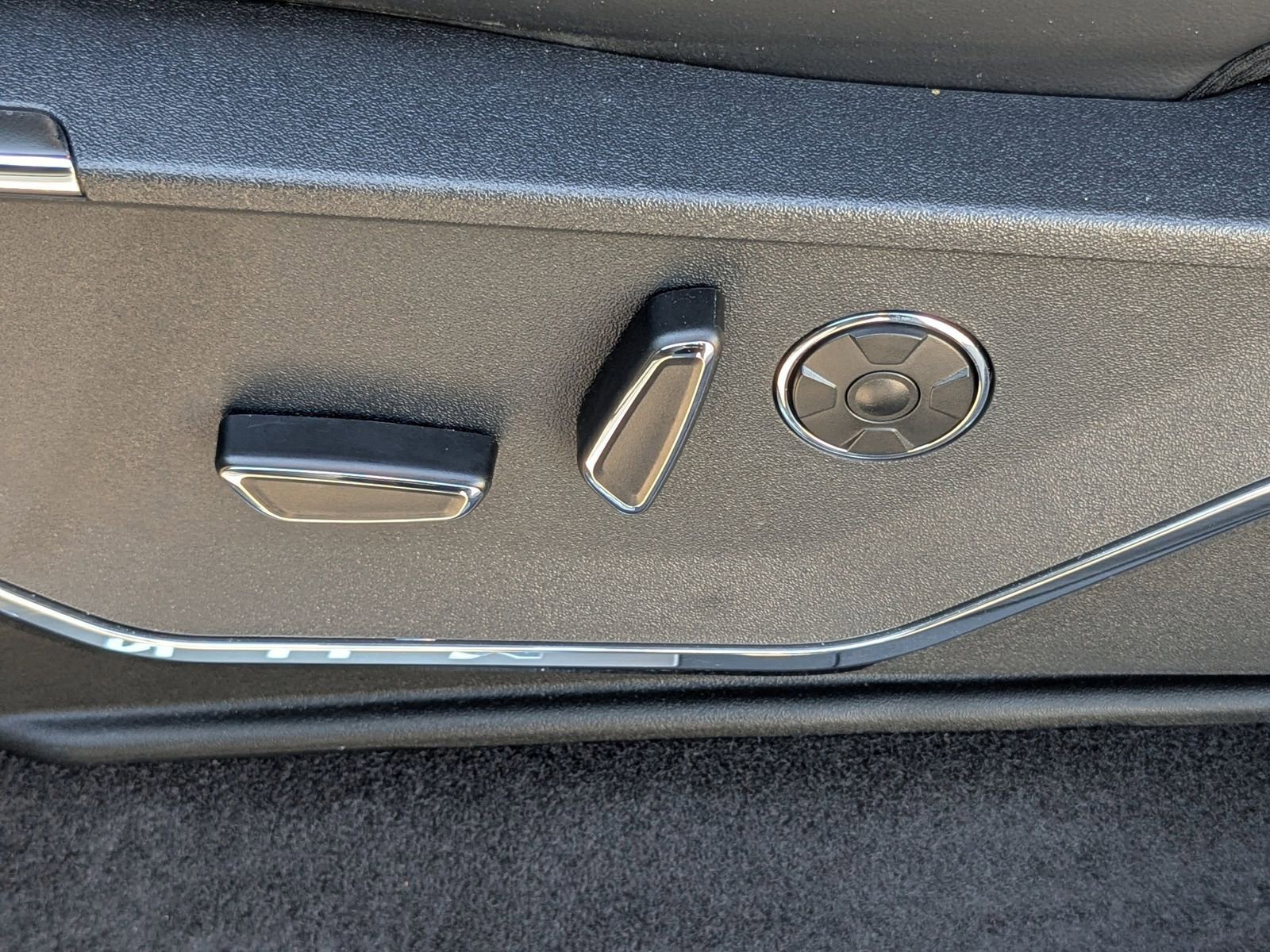 Certified 2025 Ford F150 Platinum w/ Equipment Group 702A High image 21