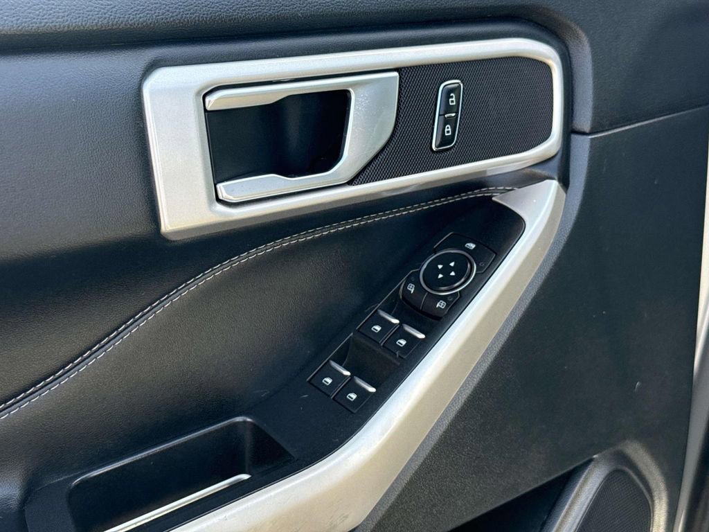 Certified 2022 Ford Explorer XLT w/ Equipment Group 202A image 25