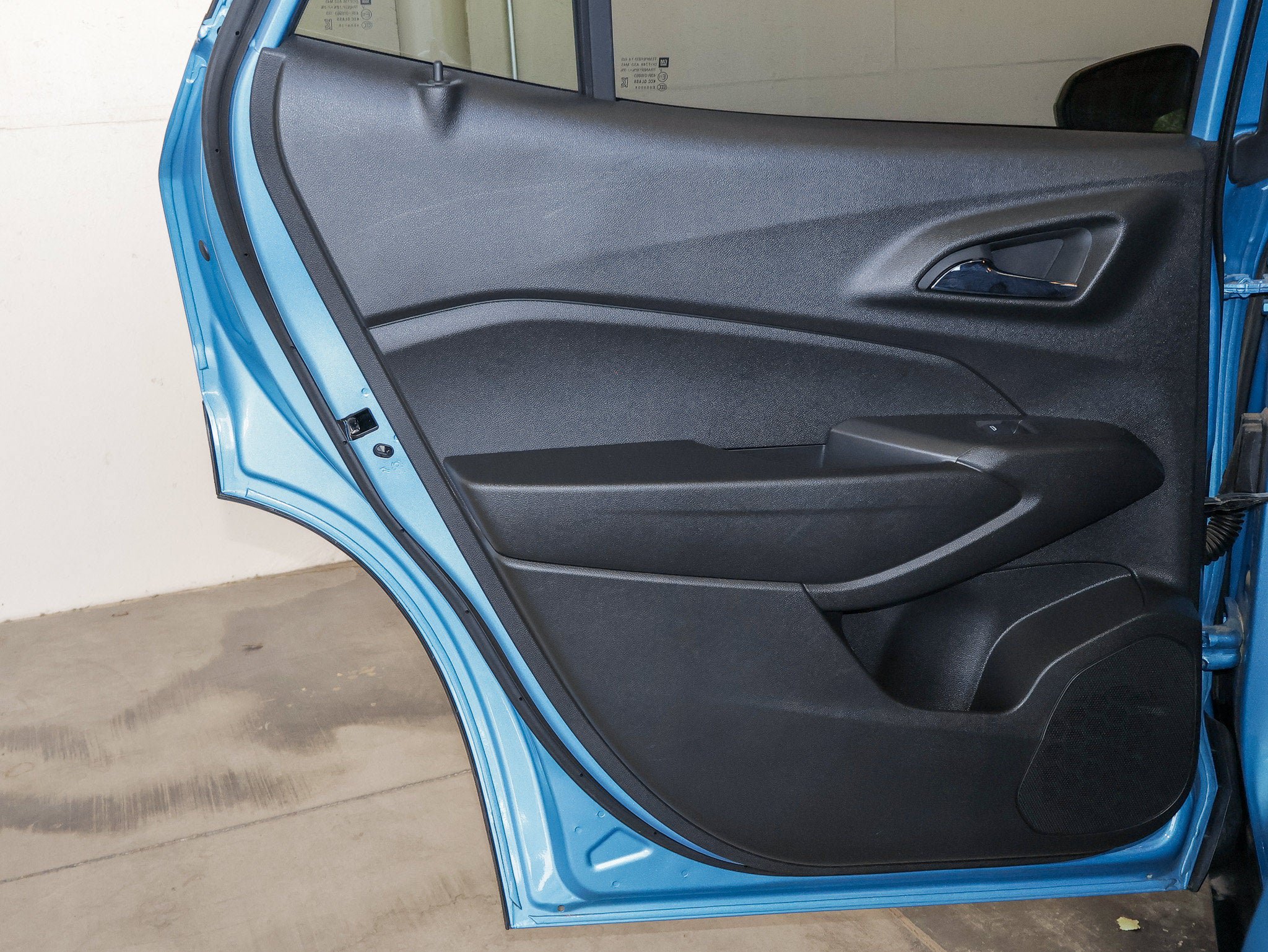 Used 2025 Chevrolet Trax RS FWD image 37