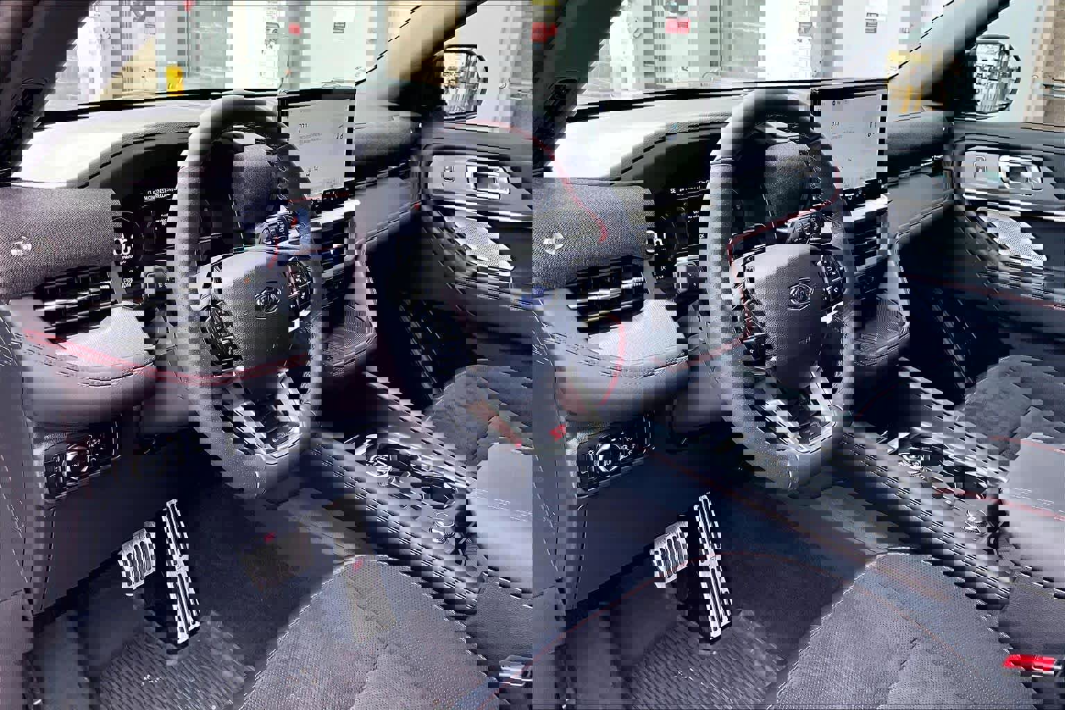 Certified 2025 Ford Explorer ST image 21