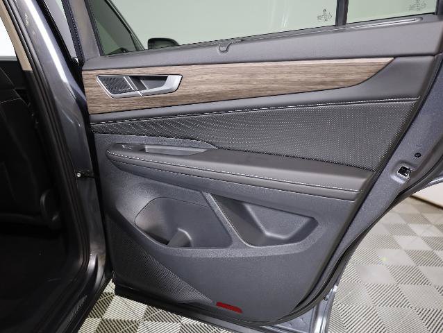 Used 2024 Volkswagen Atlas SEL Premium R-Line AWD/4WD image 37