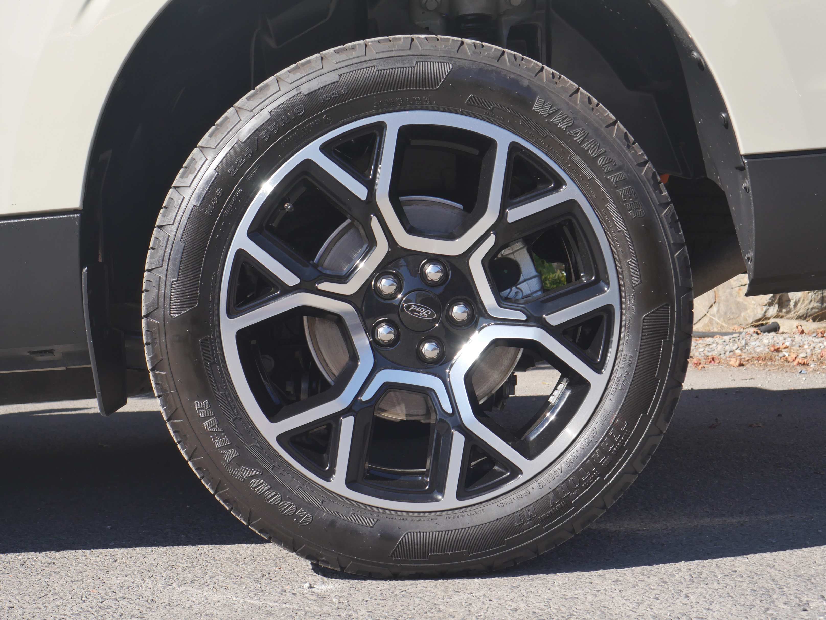 Certified 2025 Ford Maverick Lariat w/ 4K Tow Package AWD/4WD image 18