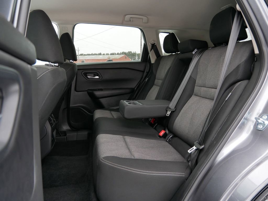 Used 2025 Nissan Rogue SV AWD/4WD image 11