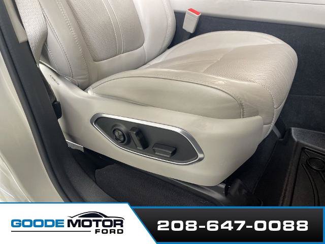 Used 2022 Jeep Wagoneer Series II AWD/4WD image 25