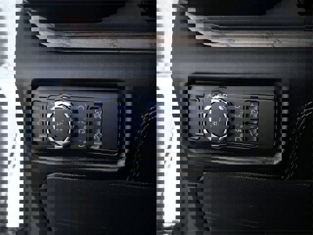 Certified 2021 Ford Explorer Platinum w/ Equipment Group 601A image 25