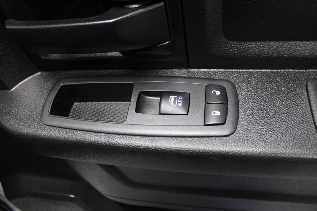 Used 2018 RAM 2500 Tradesman w/ Chrome Appearance Group AWD/4WD image 39